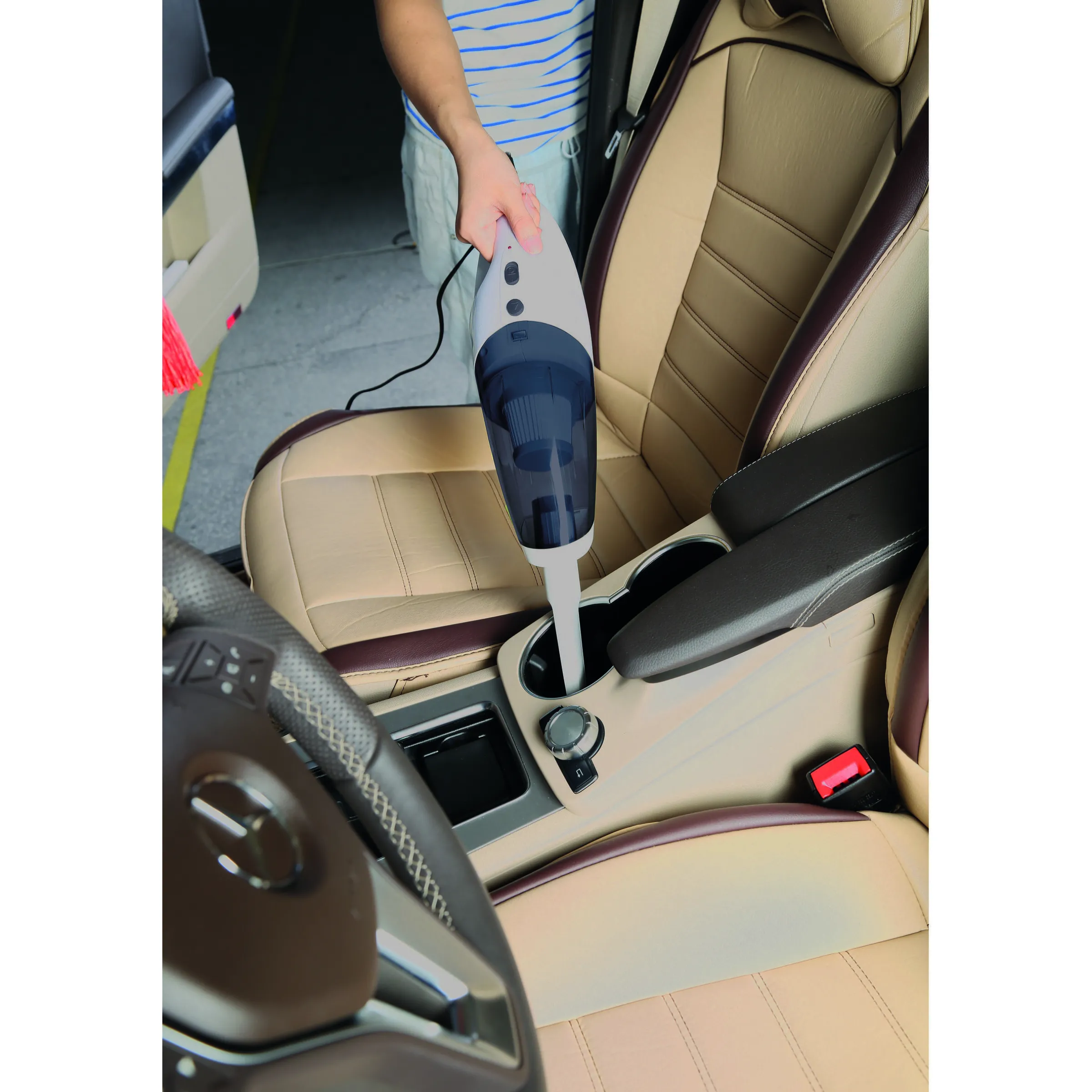 Aspirateur filaire à main 12 volts