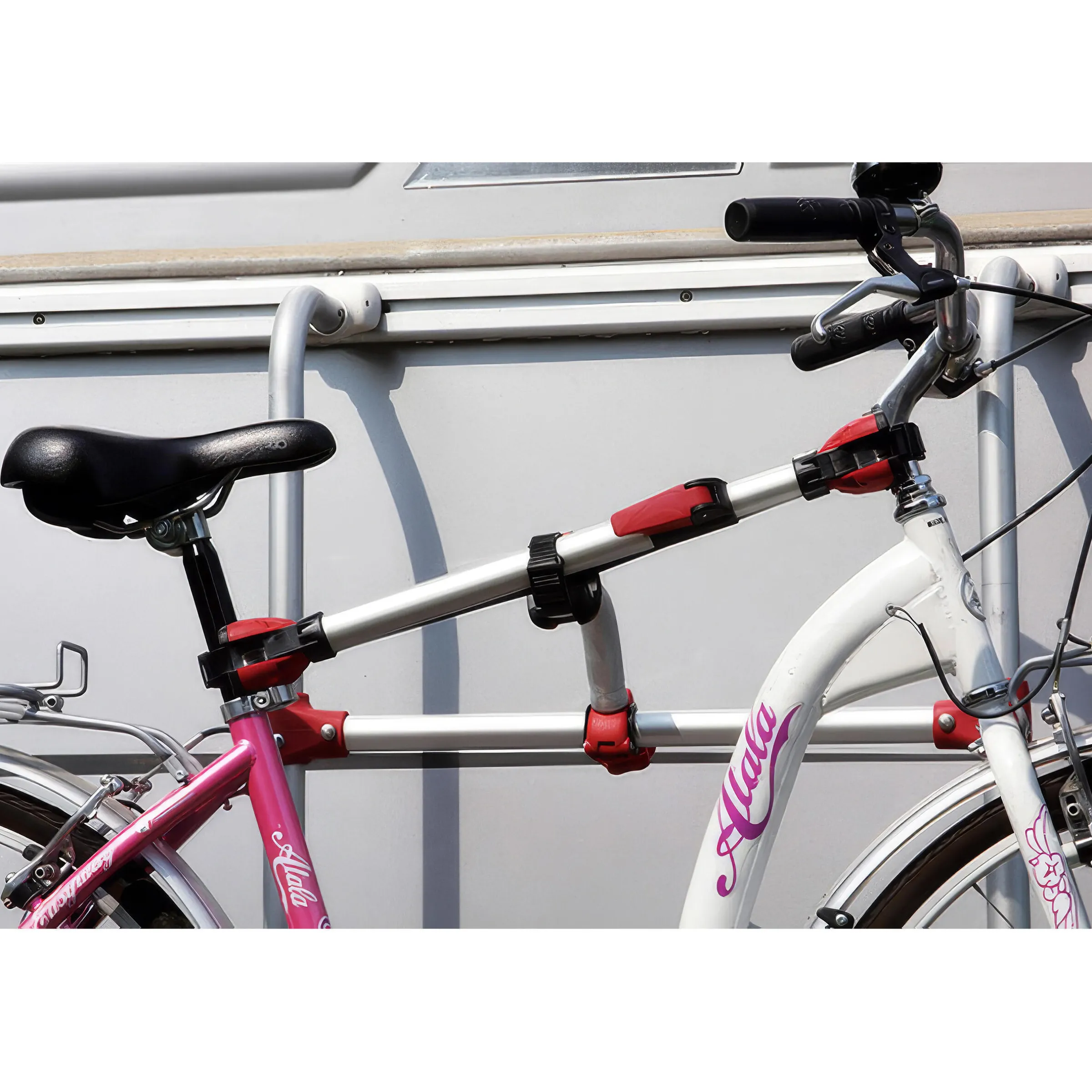 Bras de blocage pour porte-vélos