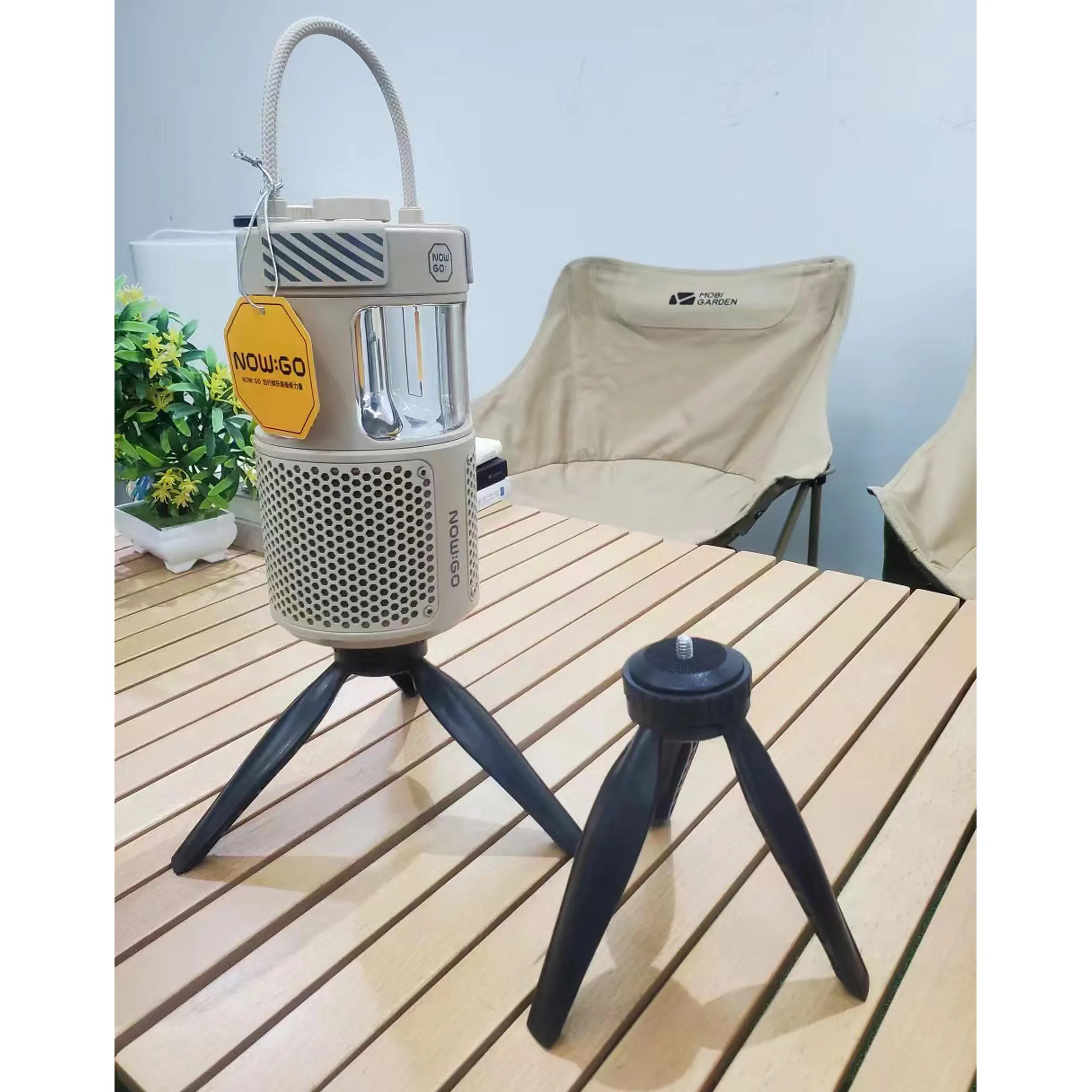 Pied de fixation pour enceinte