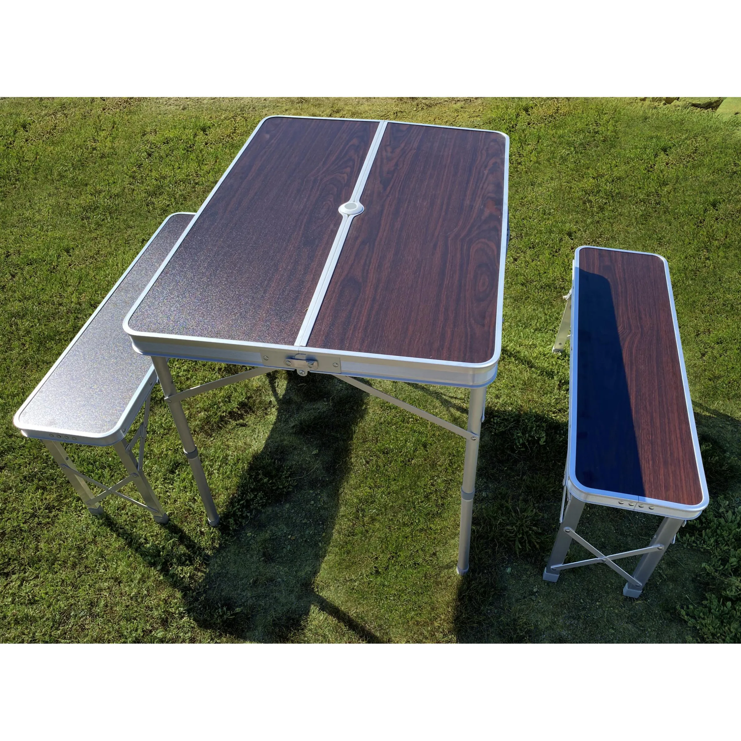 Table de camping avec bancs pour 4 personnes